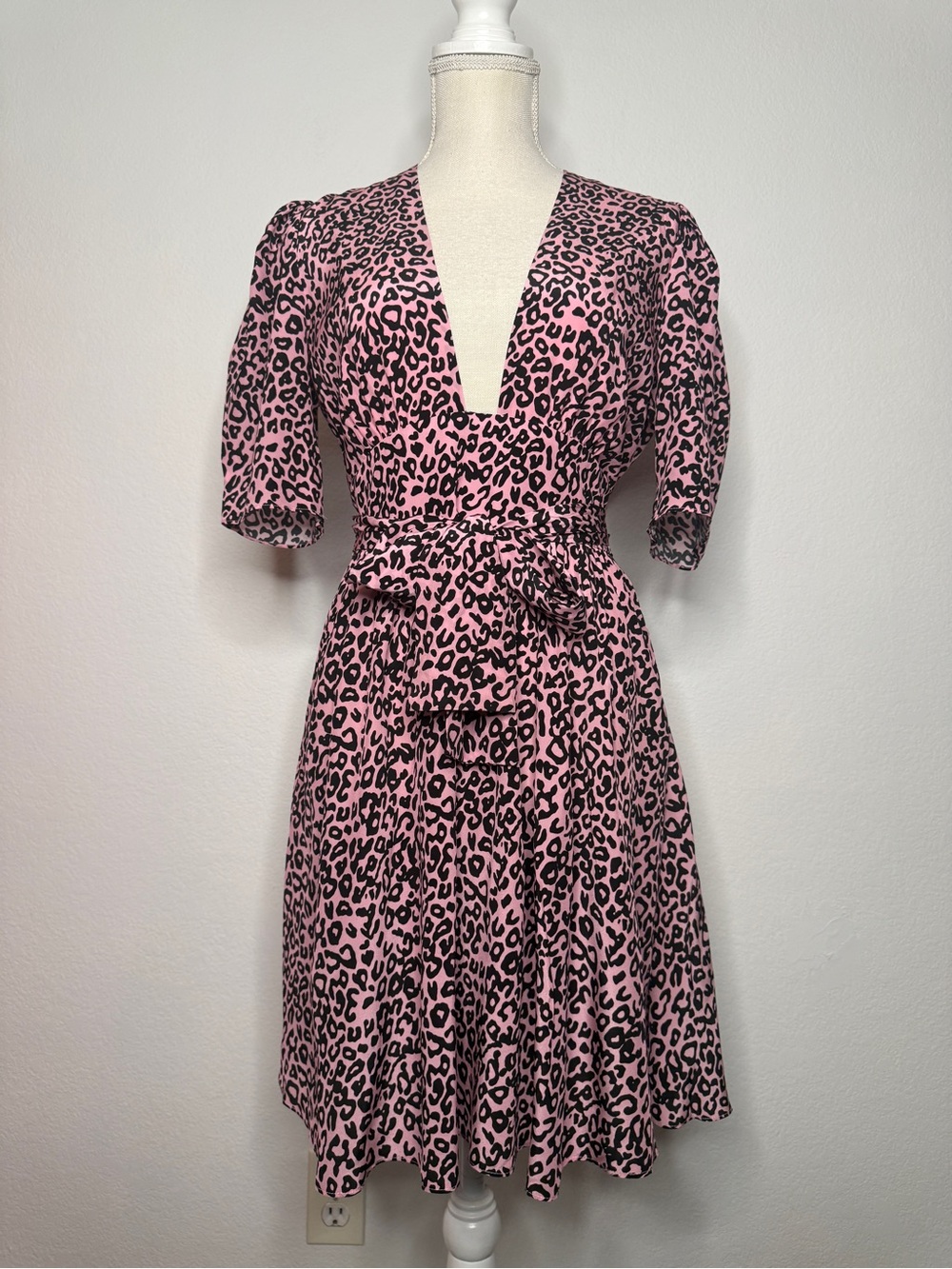 Les Rêveries Pink Leopard Print Silk Wrap Dress Size 8